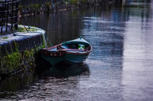 Barca abandonada en Galway